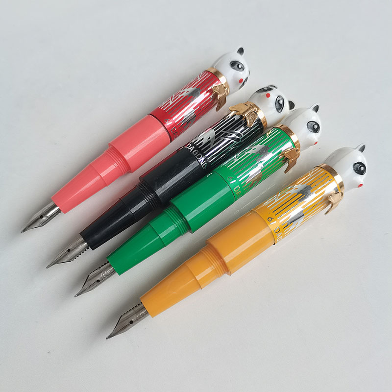 Vintage Collectible Pens - Cina nella collezione 1980 S cancelleria