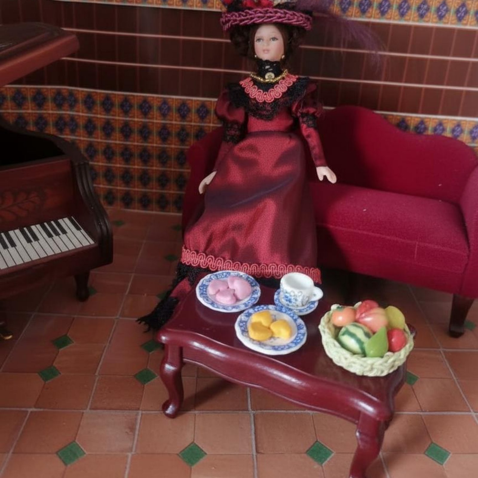 Vintage Collectible Porcelain Dolls - Bambola in Porcellana Vittoriana in Scala