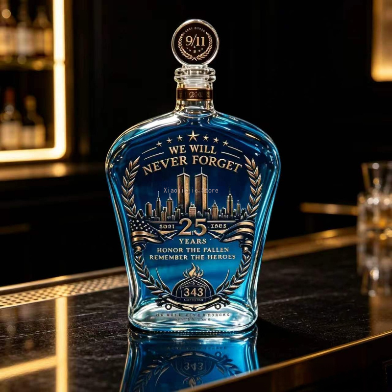 Caraffa in vetro con decorazio - Vintage Collectible Liquor Bottles recensione e prezzo